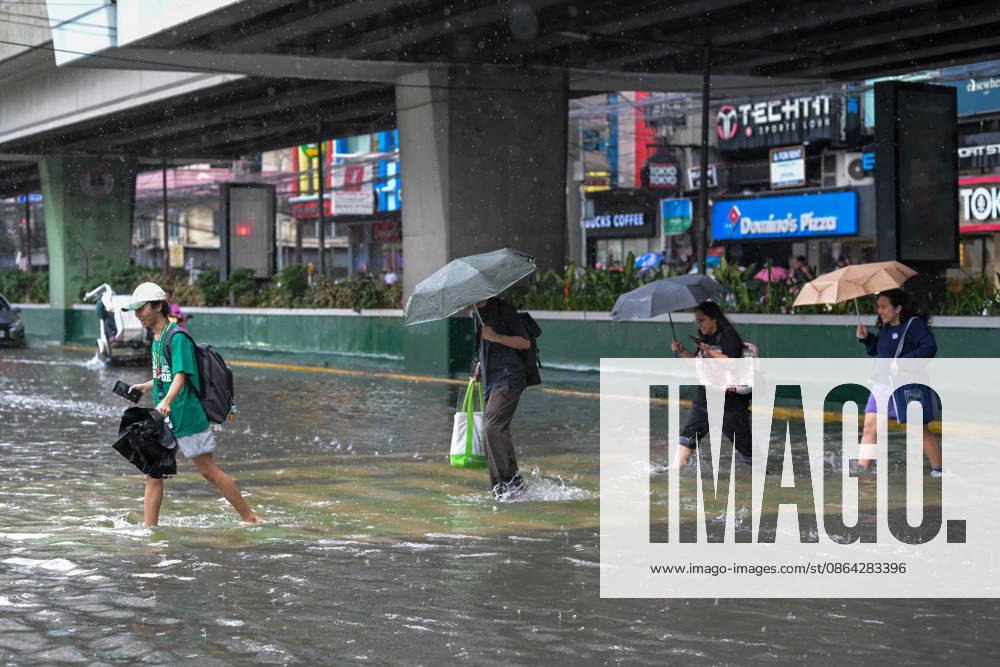 Filipinos brave the floods brought by torrential monsoon rains at Taft Ave., Manila, Metro Manila. Two days ago, Metro Manila and neighboring provinces experienced a hot and humid weather. Monsoon rain came back yesterday and persisted throughout the day with flash floods in different areas of the metropolitan. Philippines - ZUMAr240 20260817_zip_r240_033
