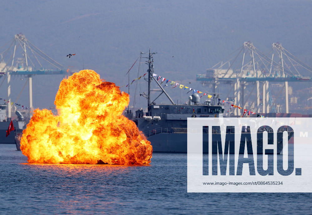 TEKNOFEST Blue Homeland KOCAELI, TURKIYE - AUGUST 20: Smoke and flames rise from the middle of the sea during the military demonstration as part of the TEKNOFEST Blue Homeland at the Golcuk Naval Shipyard Command in Kocaeli, Turkiye, on August 20, 2026. Organized under the main leadership of the Turkish National Defense Ministry and the Turkish Technology Team Foundation (T3 Foundation), with Anadolu as the Global Communication Partner, the event showcases Turkiye s maritime power, defense capabilities, and indigenous technologies. Gathering technology and defense industry enthusiasts around a maritime focus, the festival will welcome visitors through August 23. Ali Atmaca Anadolu Kocaeli Turkey. Editorial use only. Please get in touch fo