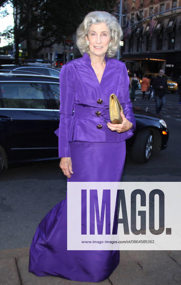 **FILE PHOTO** Nancy Kissinger Has Passed Away. September 23, 2013 Nancy Kissinger at the sesaon opening of Metropolitan Opera Season Opening Performance Of Tchaikovsky s Eugene Onegin sponsor by Jaguar at the Metropolitan Opera House in New York City.