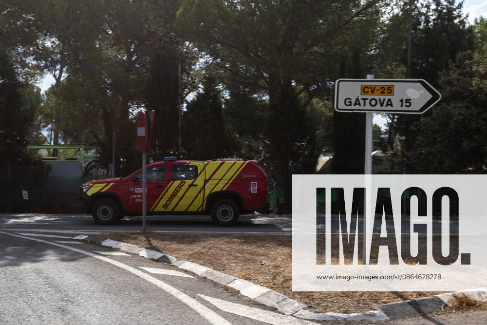 Fire in Segorbe, Castellón, Stabilized A fire truck at the entrance to the road to La Gatova, August 23, 2026, in Castellón, Valencian Community, Spain. The fire in Segorbe, Castellón, has been stabilized and is under control, as reported this Sunday morning, the 23rd, by the Castellón Provincial Firefighters Consortium. Consequently, the Military Emergency Unit (UME) has begun to withdraw its personnel from the area, after helping to contain the fire, which, according to figures released last Saturday, has affected more than 630 hectares. AUGUST 23, 2026 Segorbe, Castellón, Valencian Community Segorbe, Castellón, Valencian Community, Spain