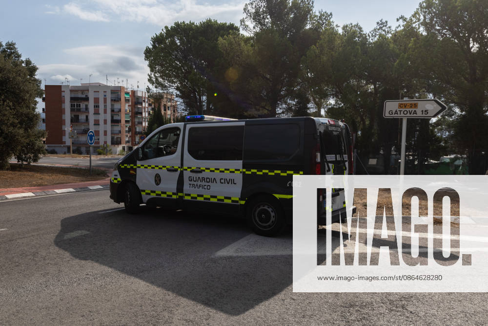 Fire in Segorbe, Castellón, Brought Under Control A Civil Guard van at the entrance to the road to La Gatova, August 23, 2026, in Castellón, Valencian Community, Spain. The fire in Segorbe, Castellón, has been brought under control and is now within manageable levels, as reported this Sunday morning, August 23, by the Castellón Provincial Firefighters Consortium. Consequently, the Military Emergency Unit (UME) has begun to withdraw its personnel from the area, after helping to contain the fire, which, according to figures released last Saturday, has affected more than 630 hectares. AUGUST 23, 2026 Segorbe, Castellón, Valencian Community Segorbe, Castellón, Valencian Community, Spain