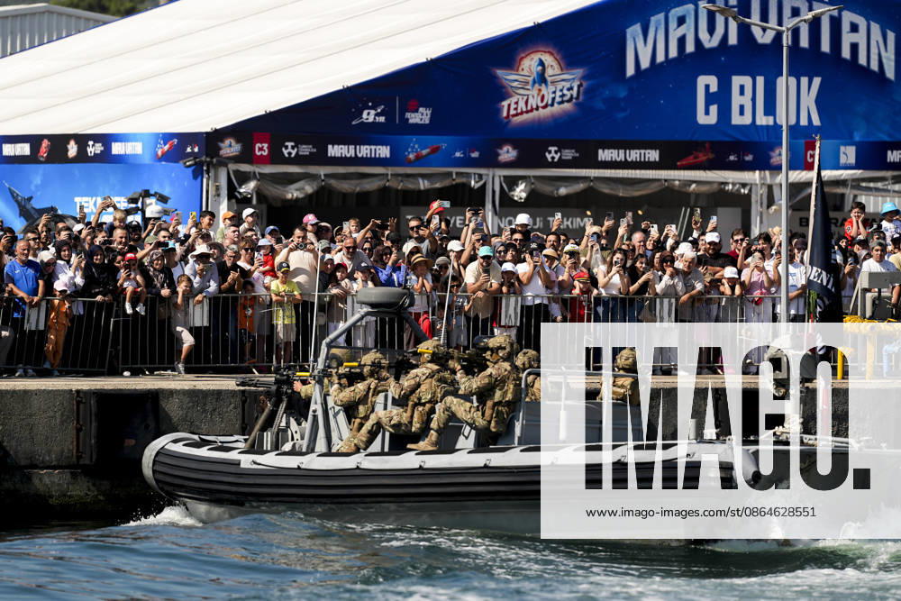 TEKNOFEST Blue Homeland KOCAELI, TURKIYE - AUGUST 23: Underwater Assault (SAT) and Underwater Defense (SAS) commandos affiliated with the Naval Forces Command execute demonstrations during the TEKNOFEST Blue Homeland festival in Kocaeli, Turkiye, on August 23, 2026. Organized under the main leadership of the Turkish Ministry of National Defense and the Turkish Technology Team Foundation (T3 Foundation), with Anadolu as the Global Communication Partner, the specialized event featured coordinated flybys by crewed military helicopters alongside Turkish-made Bayraktar TB2, Bayraktar TB3, and Bayraktar AKINCI unmanned aerial vehicles, highlighting the nation s naval aviation and defense capabilities. Arife Karakum Anadolu Istanbul Turkey. Edit