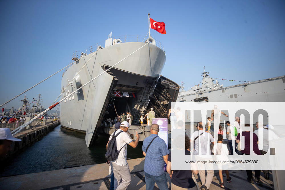 TEKNOFEST Blue Homeland KOCAELI, TURKIYE - AUGUST 23: Visitors board TCG Sancaktar (L-403) via its stern ramp during TEKNOFEST Blue Homeland at the Golcuk Naval Shipyard Command in Kocaeli, Turkiye, on August 23, 2026. TCG Sancaktar carries out military missions including amphibious operations and mine-laying, and can also serve as a hospital, logistics support and evacuation ship in disaster zones. The event, organized under the leadership of the Turkish Ministry of National Defense and the Turkish Technology Team Foundation (T3 Foundation), with Anadolu serving as its Global Communication Partner, continues on its final day. Ibrahim Yozoglu Anadolu Kocaeli Turkey. Editorial use only. Please get in touch for any other usage.