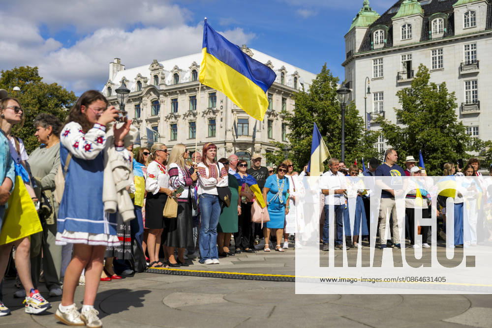Celebration of Ukrainian Independence Day in Oslo Oslo 20260823 Celebration of Ukrainian Independence Day at Eidsvolls Plass outside the Storting in Oslo Photo: Amanda Pedersen Giske, NTB Oslo, Norway ErTbbLp9dNc Ref BNC POLErTbbLp9dNc jpg