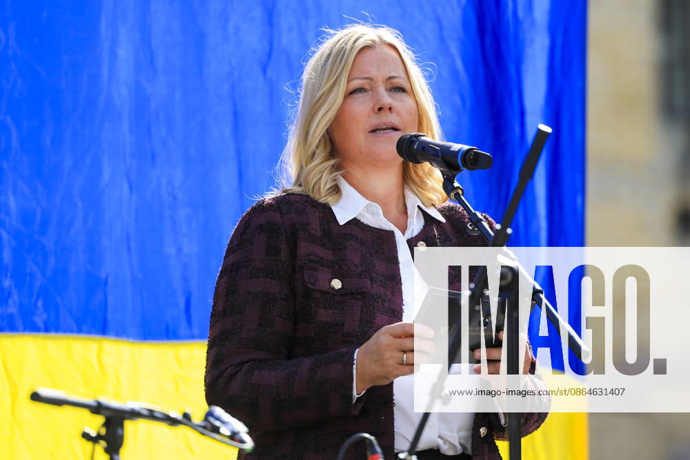 Commemoration of Ukrainian Independence Day in Oslo Oslo 20260823 Minister of Labor and Inclusion Kjersti Stenseng (Ap) delivers a speech during the commemoration of Ukrainian Independence Day at Eidsvolls plass outside the Storting in Oslo Photo: Amanda Pedersen Giske NTB Oslo Norway jgEr3gZDkXI Ref BNC POLjgEr3gZDkXI jpg
