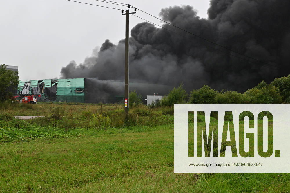 Fire breaks out at logistics center in St. Petersburg ST. PETERSBURG, RUSSIA - AUGUST 23: Firefighters respond to the area where a fire broke out at a logistics center as thick black smoke rises in St. Petersburg, Russia, on August 23, 2026. Boris Smirnov Anadolu Saint Petersburg Russia. Editorial use only. Please get in touch for any other usage.