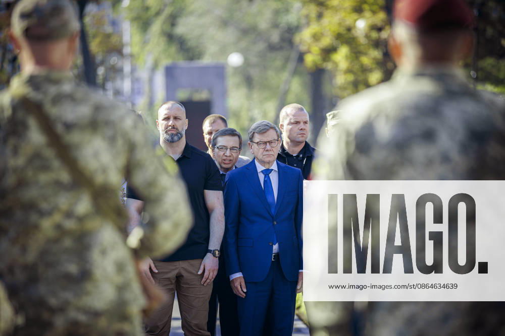 Johann Wadephul (CDU), Federal Minister of Foreign Affairs, participates in a flag-raising ceremony in Kharkiv to mark Ukrainian National Flag Day. Kharkiv, August 23, 2026. Photographed on behalf of the Federal Foreign Office. Kharkiv, Ukraine