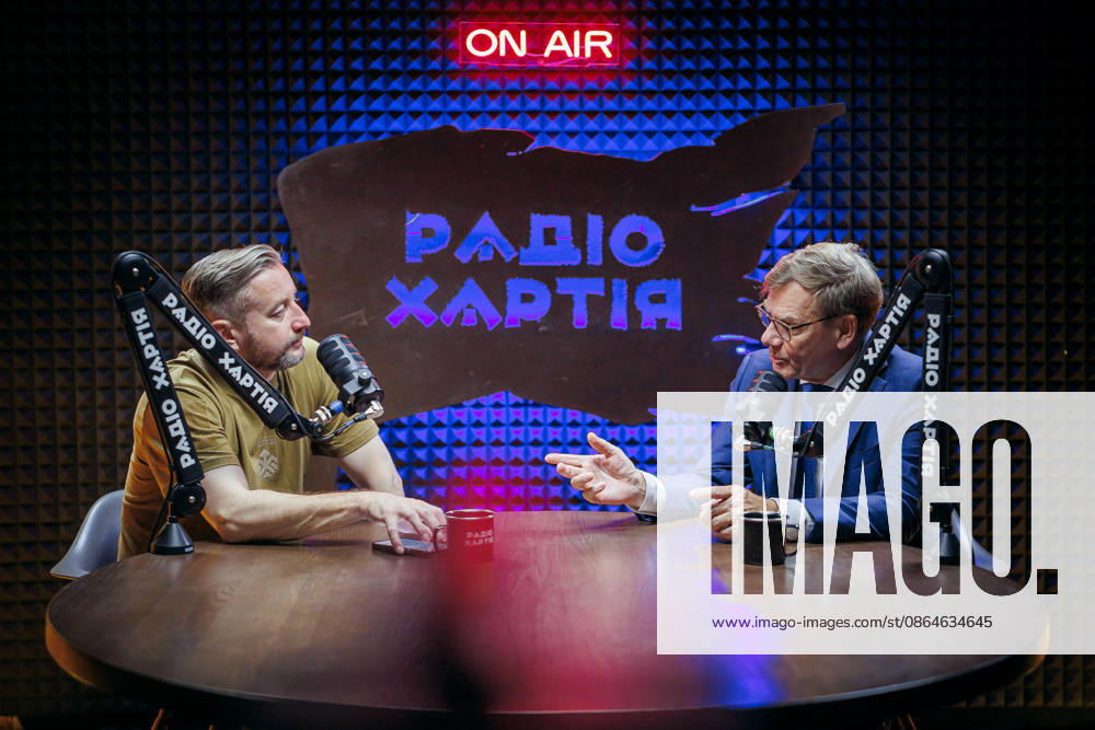 Johann Wadephul (CDU), Federal Foreign Minister, visits the Radio Chartija studio and speaks with author and journalist Serhij Shadan. Kharkiv, August 23, 2026. Photographed on behalf of the Federal Foreign Office. Kharkiv, Ukraine