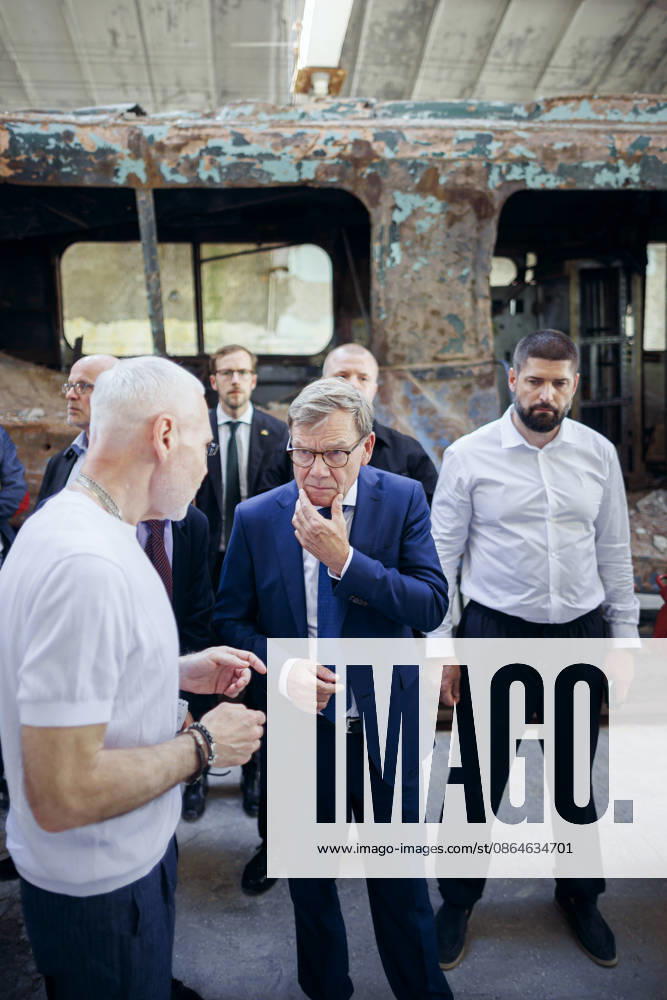 Johann Wadephul (CDU), Federal Minister of Foreign Affairs, visits a destroyed subway depot in the city of Kharkiv with the mayor of Kharkiv, Ihor Terechov. Kharkiv, August 23, 2026. Photographed on behalf of the Federal Foreign Office. Kharkiv, Ukraine