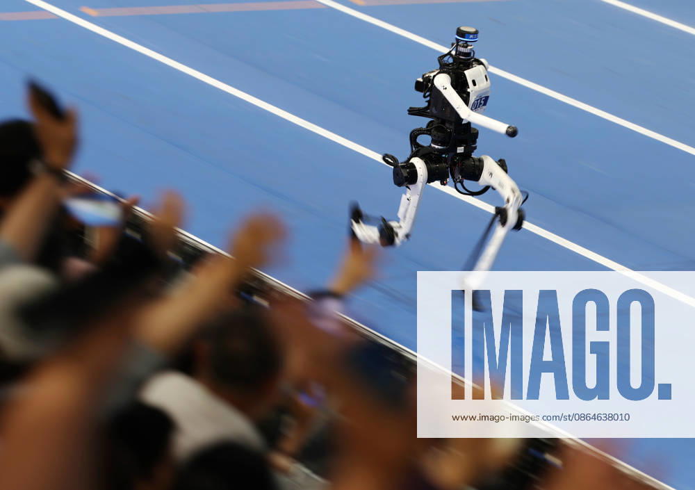 (260823) -- BEIJING, Aug. 23, 2026 -- The robot of Tianzhuo Team competes during the 1500m final of the 2nd World Humanoid Robot Games in Beijing, capital of China, Aug. 23, 2026. ) (SP)CHINA-BEIJING-WORLD HUMANOID ROBOT GAMES (CN) ZhangxChenlin