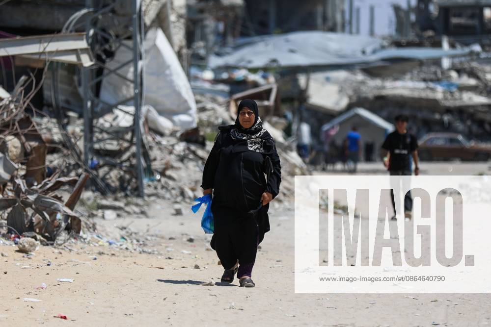 Palestinians live amid destruction in Jabalia camp JABALIA REFUGEE CAMP, NORTHERN GAZA STRIP, PALESTINE, AUGUST 23, 2026: Palestinians live amid the rubble of destroyed homes and extensive damage in Jabalia refugee camp in the northern Gaza Strip, facing difficult living conditions as they seek safety and basic necessities. JABALIA Palestine, State of