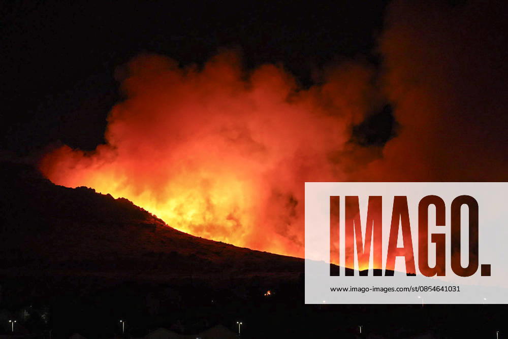Firefighters respond to fire in wooded area in Ankara ANKARA, TURKIYE - AUGUST 23: Smoke rises from a wooded area in the Mamak district of Ankara, Turkiye on August 23, 2026, as firefighters work to extinguish the wide-scale fire using two fire trucks and three water tankers. Metin Aktas Anadolu Ankara Turkey. Editorial use only. Please get in touch for any other usage.
