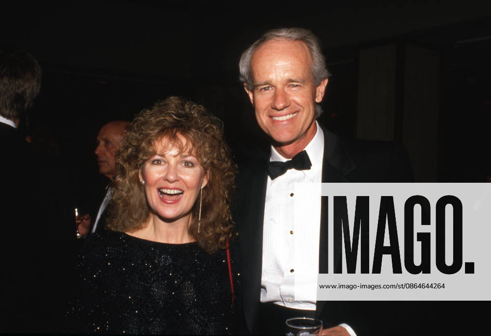 FILE PHOTO** Shelley Fabares Has Passed Away. Shelley Fabares and Mike Farrell Circa 1990s.