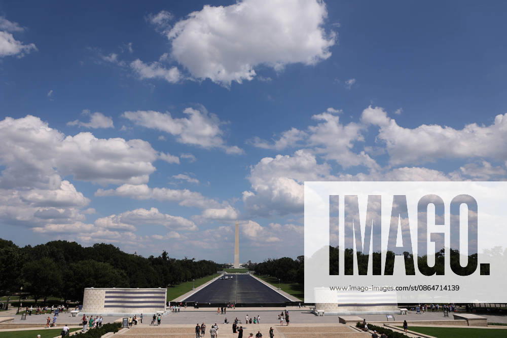 The National Military Monument near the Lincoln Memorial in Washington, DC, USA, on August 24, 2026. As part of the American 250 celebrations, the National Military Monument, which emulates stone, displays the names of 41 million U.S. service members on the screen. Washington USA - ZUMAs337 20260824_znp_s337_018