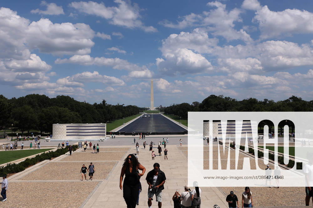 The National Military Monument near the Lincoln Memorial in Washington, DC, USA, on August 24, 2026. As part of the American 250 celebrations, the National Military Monument, which emulates stone, displays the names of 41 million U.S. service members on the screen. Washington USA - ZUMAs337 20260824_znp_s337_016