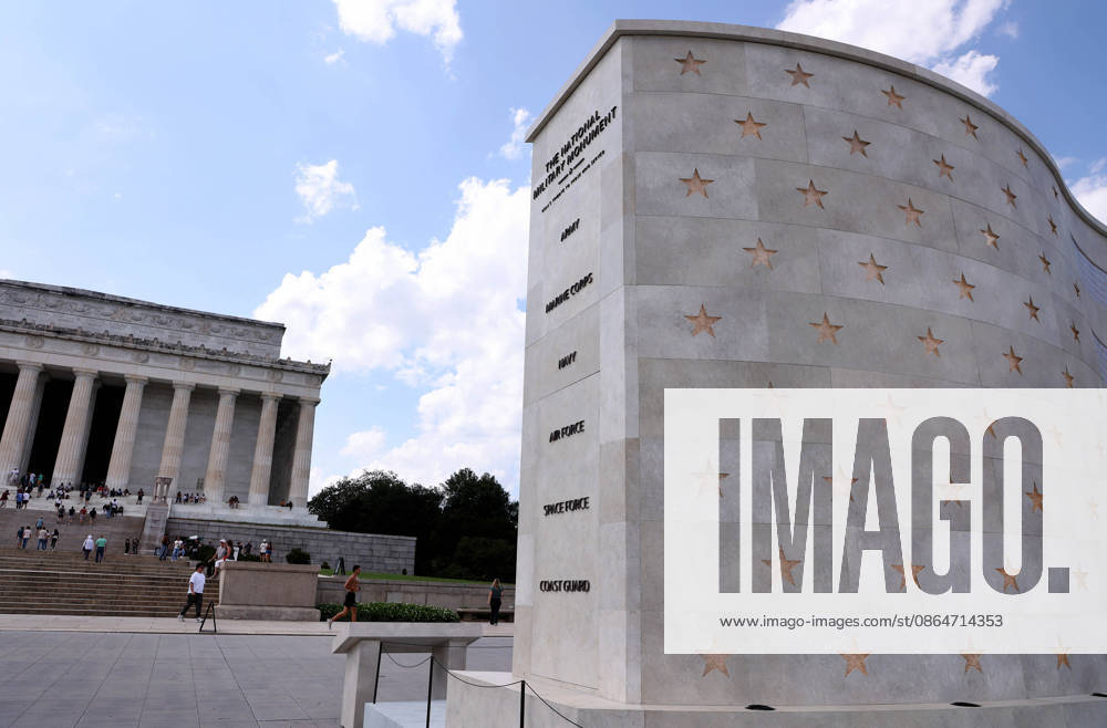 The National Military Monument near the Lincoln Memorial in Washington, DC, USA, on August 24, 2026. As part of the American 250 celebrations, the National Military Monument, which emulates stone, displays the names of 41 million U.S. service members on the screen. Washington USA - ZUMAs337 20260824_znp_s337_019