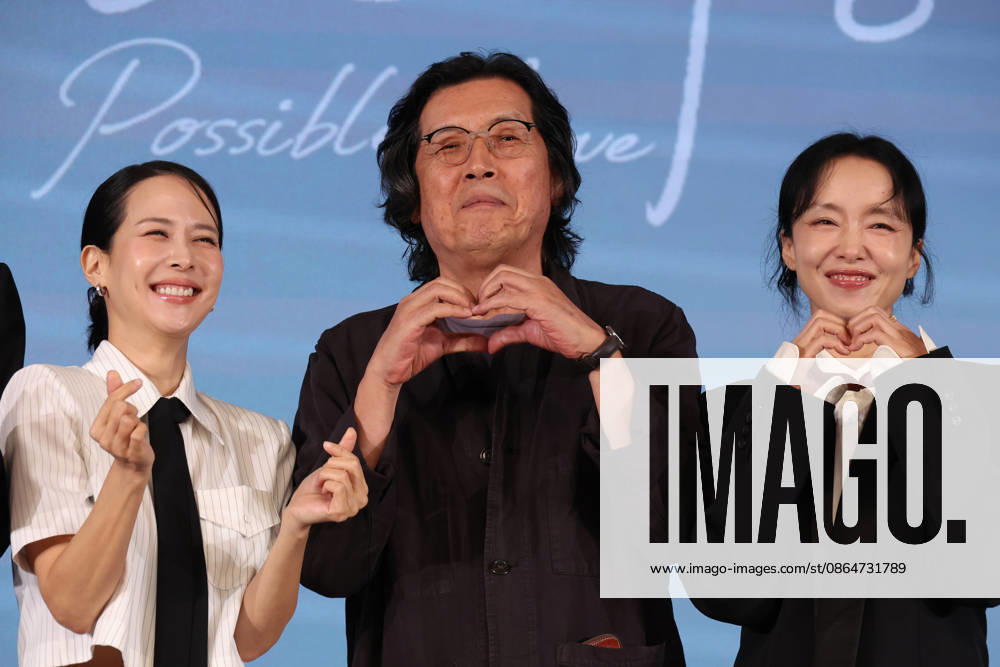 Movie Possible Love Movie Possible Love The stars of the new Netflix movie Possible Love -- Jo Yeo-jung (L) and Jeon Do-yeon (R) -- along with director Lee Chang-dong (C) -- pose for a photo during a publicity event in Seoul on Aug. 25, 2026. (Yonhap) 2026-08-25 12:47:33 < 1980-2026 YONHAPNEWS AGENCY. .> ¼¿ïƯº°½Ã