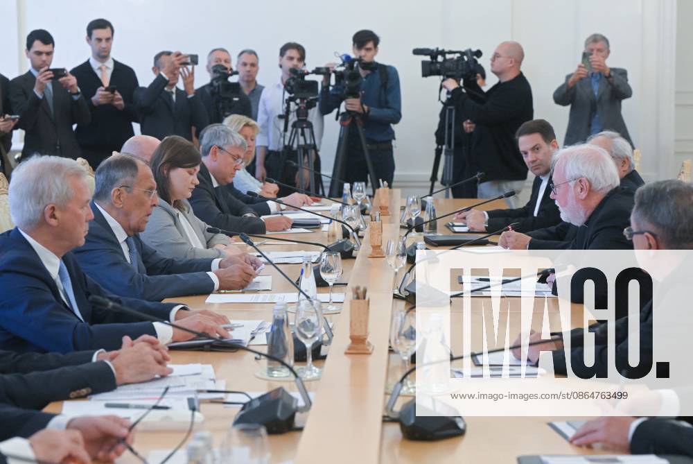 Russia Vatican 9228320 25.08.2026 Russian Foreign Minister Sergey Lavrov, 2nd left, and Vatican s Secretary for Relations with States archbishop Paul Richard Gallagher, 2nd right, attend a meeting in Moscow, Russia. Sergey Guneev Sputnik Moscow Russia