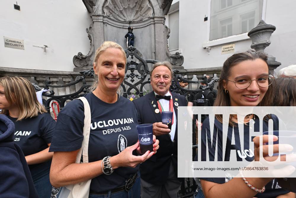 Manneken Pis Becomes A Student BRUSSELS, BELGIUM - AUGUST 25 : Professor Françoise Smets the Rector of the Catholic University of Louvain is present as the UCLouvain in Brussels presents the Manneken-Pis with a student s outfit.The ceremony is followed by a procession to Rue de l Étuve, where the outfit is unveiled...on August 25, 2026 in Brussels, Belgium, 25 08 2026 Brussels Belgium