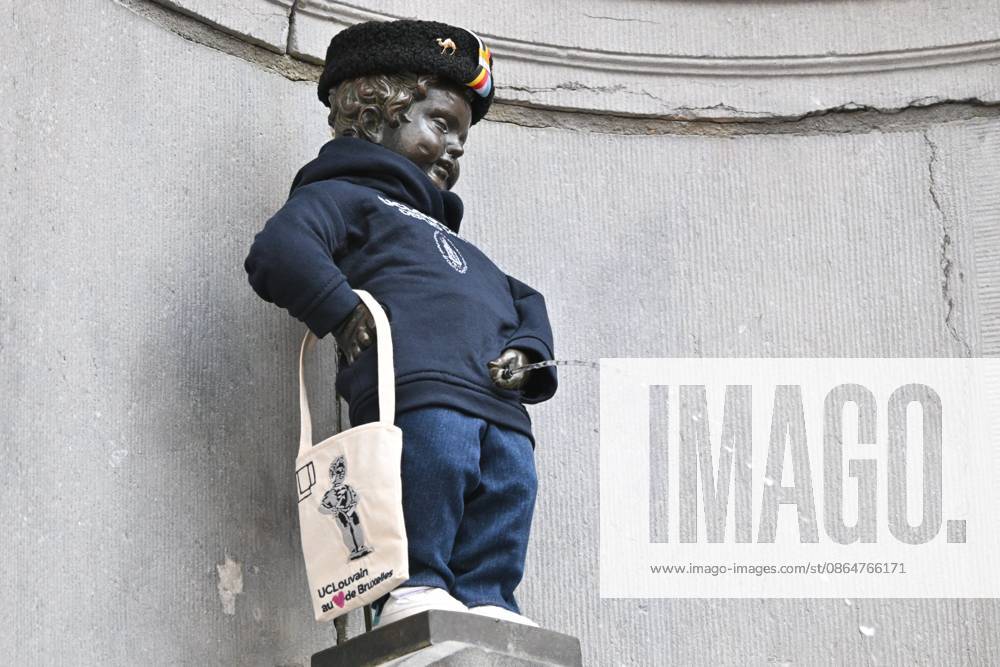 Manneken Pis Becomes A Student BRUSSELS, BELGIUM - AUGUST 25 : UCLouvain in Brussels presents the Manneken-Pis with a student s outfit.The ceremony is followed by a procession to Rue de l Étuve, where the outfit is unveiled...on August 25, 2026 in Brussels, Belgium, 25 08 2026 Brussels Belgium