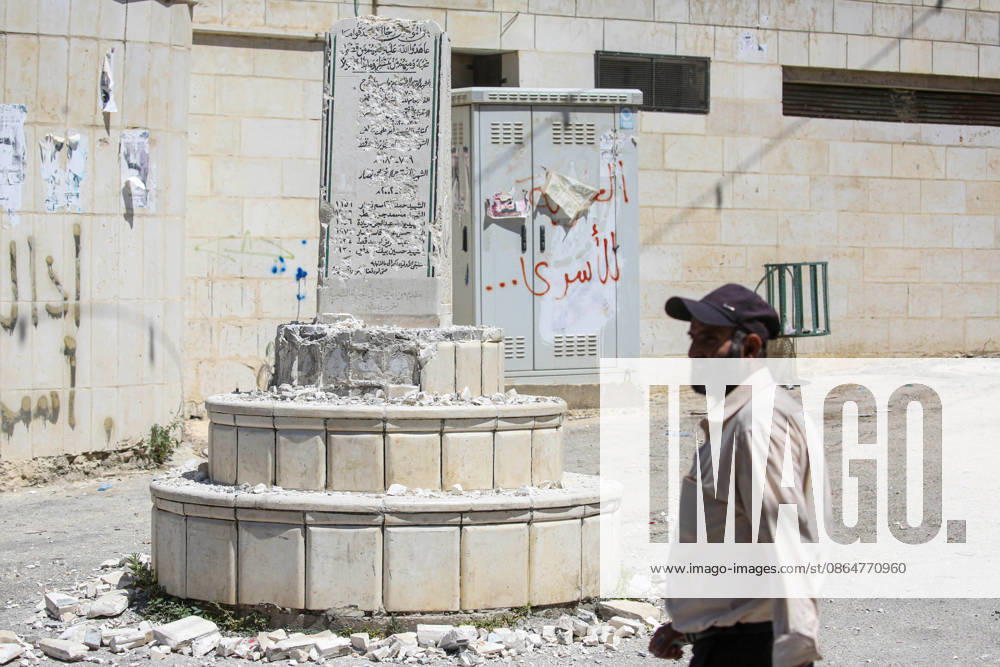 Far-right Israeli lawmaker smashes Palestinian memorial in West Bank NABLUS, WEST BANK, PALESTINE - AUGUST 25: Palestinians inspect the damage to a Palestinian memorial, which was smashed with a sledgehammer by far-right Israeli lawmaker Zvi Sukkot and those accompanying him, who entered the village of Madama near Nablus in the northern West Bank under the protection of Israeli soldiers, on August 25, 2026. Far-right lawmaker Sukkot and those accompanying him raided the village of Madama in Nablus in the early morning under the protection of Israeli soldiers. Far-right Israeli lawmaker Zvi Sukkot along with three people accompanying him, smashed the memorial with sledgehammers and also recorded the others attacking the memorial with his pho