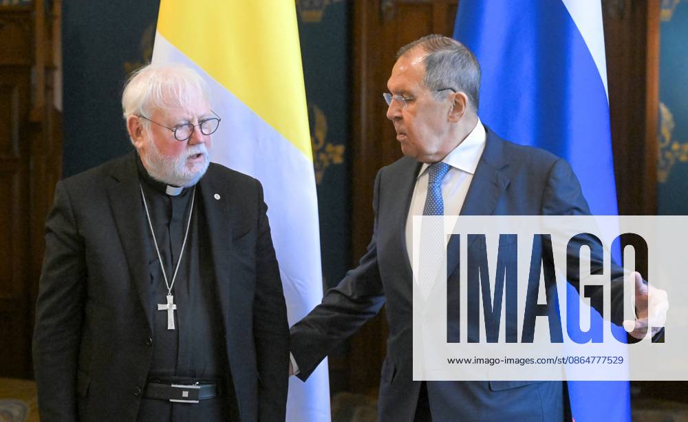 Russia Vatican 9228346 25.08.2026 Russian Foreign Minister Sergey Lavrov welcomes Vatican s Secretary for Relations with States archbishop Paul Richard Gallagher, left, before a meeting in Moscow, Russia. Sergey Guneev Sputnik Moscow Russia