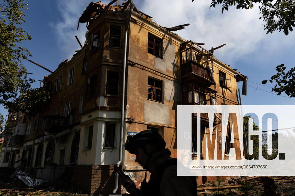 Aftermath of Russian attack on Ukraine s Kramatorsk KRAMATORSK, UKRAINE - AUGUST 25: A firefighter works in a damaged area following a Russian airstrike in Kramatorsk, Ukraine, on August 25, 2026. Francisco Richart Anadolu Kramatorsk Ukraine. Editorial use only. Please get in touch for any other usage.