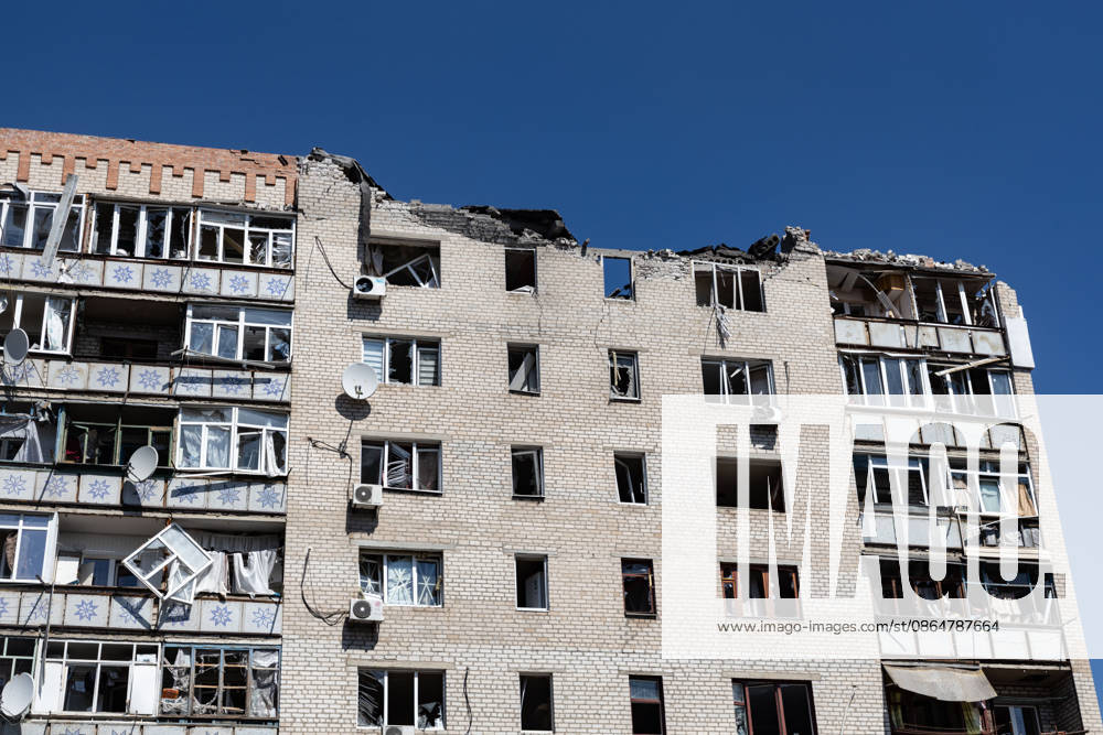Aftermath of Russian attack on Ukraine s Kramatorsk KRAMATORSK, UKRAINE - AUGUST 25: A view of a residential building destroyed following a Russian airstrike in Kramatorsk, Ukraine, on August 25, 2026. Francisco Richart Anadolu Kramatorsk Ukraine. Editorial use only. Please get in touch for any other usage.