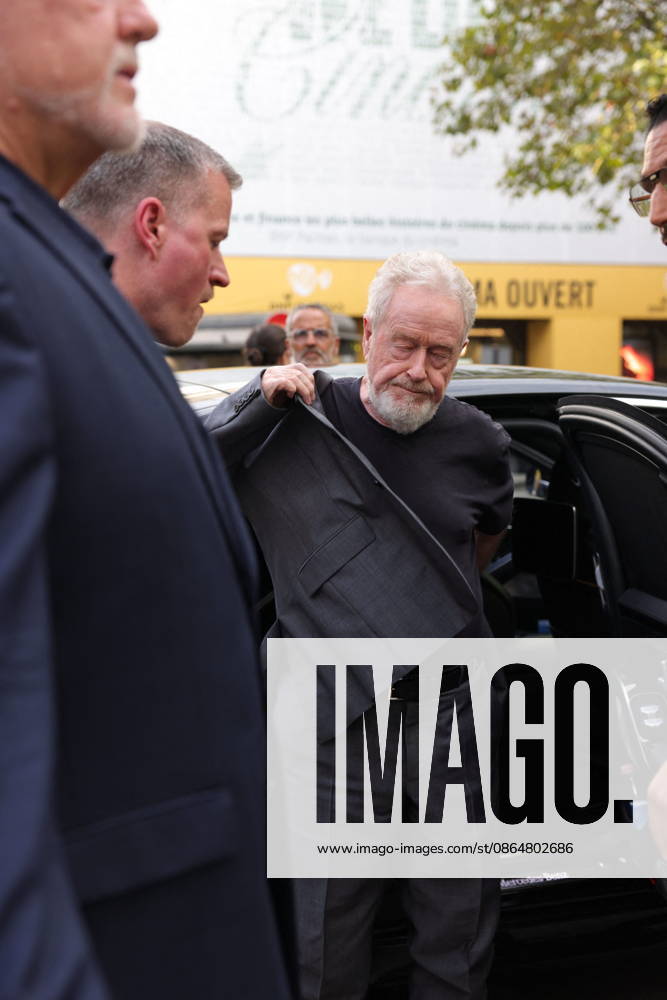 Exclusive: Ridley Scott steps out of the car for the premiere of the film *The Dog Stars* at the Pathé Palace in Paris, France, on August 25, 2026. Jasmine Aissaoui, Bestimage. Exclusive: Ridley Scott steps out of the car for the premiere of the film *The Dog Stars* at the Pathé Palace in Paris, France, on August 25, 2026 Paris France