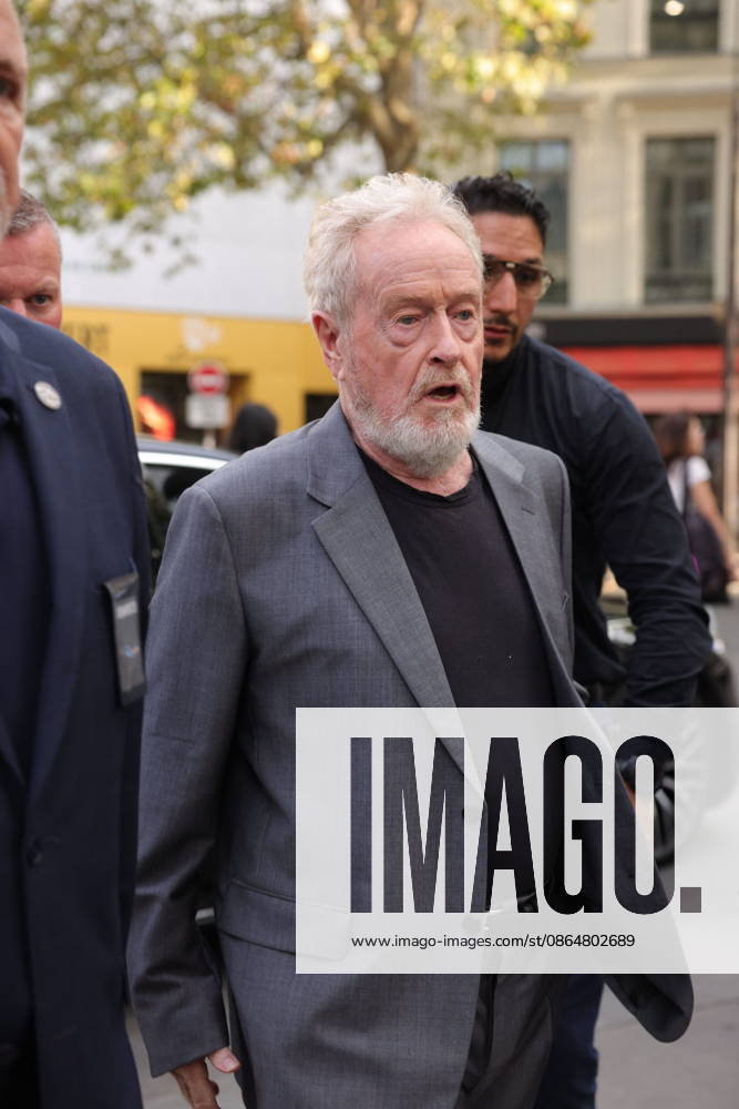 Exclusive: Ridley Scott steps out of the car for the premiere of the film *The Dog Stars* at the Pathé Palace in Paris, France, on August 25, 2026. Jasmine Aissaoui, Bestimage. Exclusive: Ridley Scott steps out of the car for the premiere of the film *The Dog Stars* at the Pathé Palace in Paris, France, on August 25, 2026 Paris France