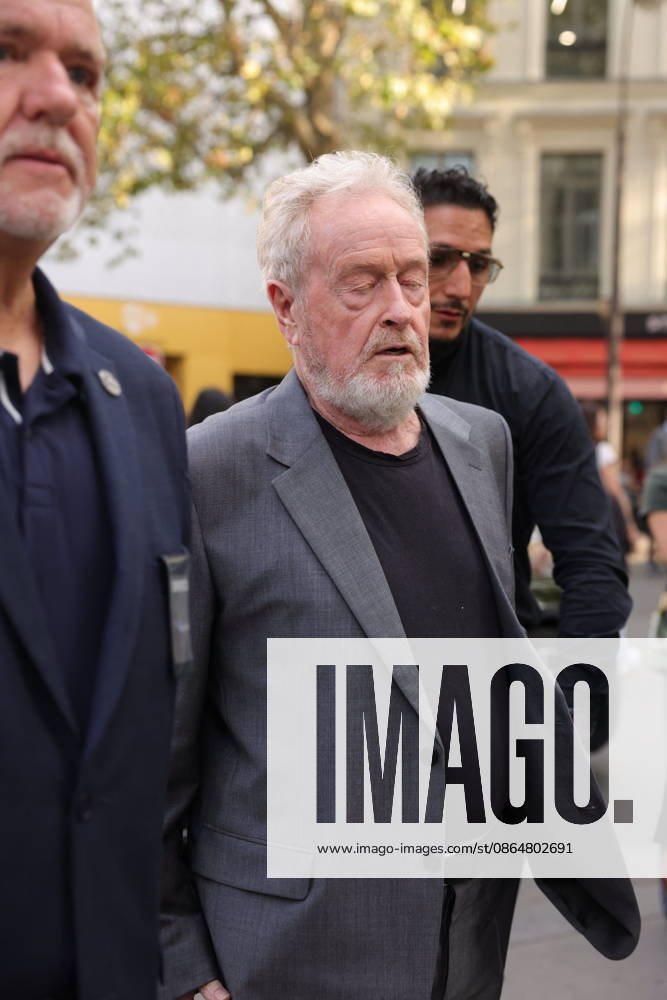Exclusive: Ridley Scott steps out of the car for the premiere of the film *The Dog Stars* at the Pathé Palace in Paris, France, on August 25, 2026. Jasmine Aissaoui, Bestimage. Exclusive: Ridley Scott steps out of the car for the premiere of the film *The Dog Stars* at the Pathé Palace in Paris, France, on August 25, 2026 Paris France