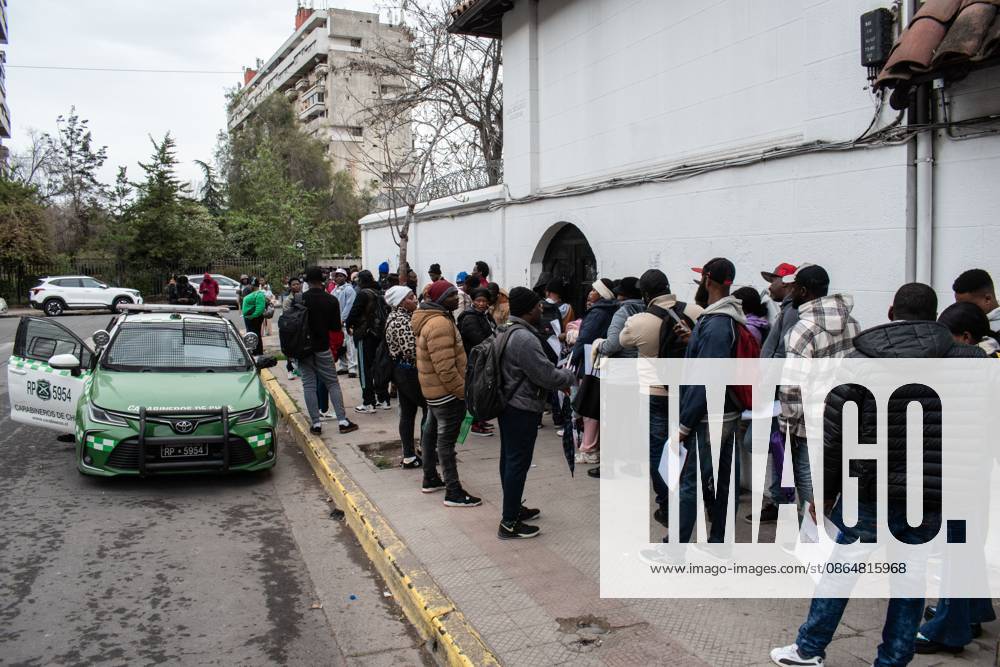 Haitians seek immigration regularization in Santiago SANTIAGO, CHILE, AUGUST 25, 2026: Haitian citizens gather at the Consulate of Haiti in Santiago to complete paperwork related to the regularization of their immigration status in Chile. Santiago Chile