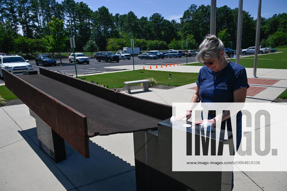 US voters head to polls in South Carolina YORK, USA - AUGUST 25: A US Voter heads to the polling stations as Senator Darline Graham and US Representative Ralph Norman fight for the US Senate Special Republican Party primary runoff in York SC, United States on August 25, 2026. Peter Zay Anadolu South Carolina United States. Editorial use only. Please get in touch for any other usage.
