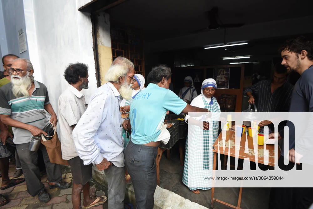 India Saint Teresa Nuns of the Missionaries of Charity, the order founded by Saint Teresa of Calcutta, distribute free meals to underprivileged people on the saints 116th birth anniversary in Kolkata, India, Wednesday, August 26, 2026. Photo by Debajyoti Chakraborty.(Photo: Debajyoti Chakraborty News Images) Kolkata West Bengal India