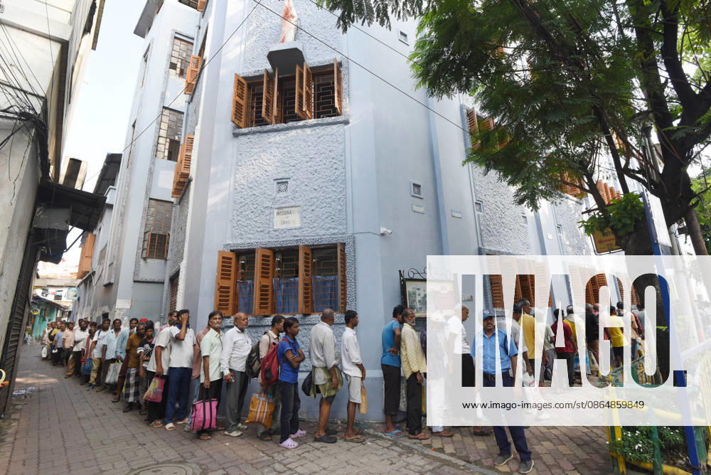 India Saint Teresa People from underprivileged communities wait for free meals outside the Missionaries of Charity on Saint Teresa of Calcuttas 116th birth anniversary in Kolkata, India, Wednesday, August 26, 2026. Photo by Debajyoti Chakraborty.(Photo: Debajyoti Chakraborty News Images) Kolkata West Bengal India
