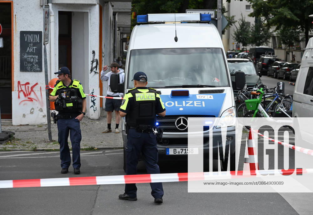 WWII bomb discovered in Berlin BERLIN, GERMANY - AUGUST 26: Police officers are seen near the Neukoelln Ship Canal, where an unexploded World War II bomb was discovered during construction work in Berlin, Germany, on August 26, 2026. The bomb is due to be defused later in the day, and the exclusion zone may be extended, potentially affecting residential buildings, schools, daycare centres and a nursing home. Volodymyr Sindieiev Anadolu Berlin Germany. Editorial use only. Please get in touch for any other usage.