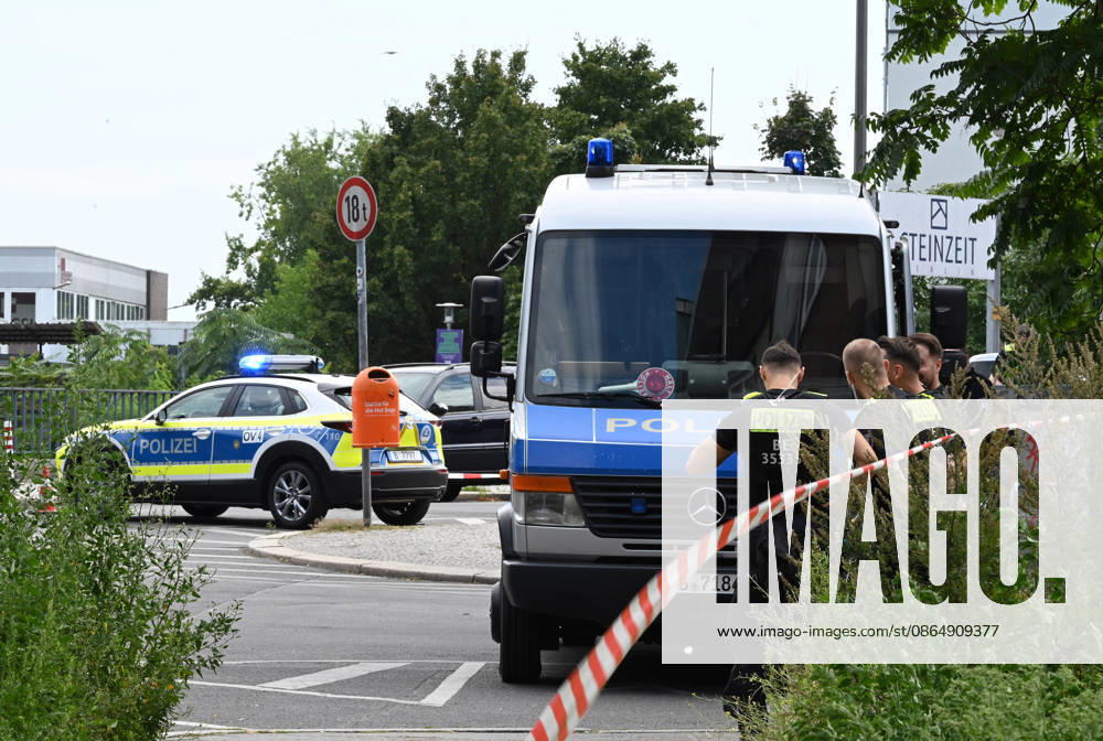 WWII bomb discovered in Berlin BERLIN, GERMANY - AUGUST 26: Police officers are seen near the Neukoelln Ship Canal, where an unexploded World War II bomb was discovered during construction work in Berlin, Germany, on August 26, 2026. The bomb is due to be defused later in the day, and the exclusion zone may be extended, potentially affecting residential buildings, schools, daycare centres and a nursing home. Volodymyr Sindieiev Anadolu Berlin Germany. Editorial use only. Please get in touch for any other usage.