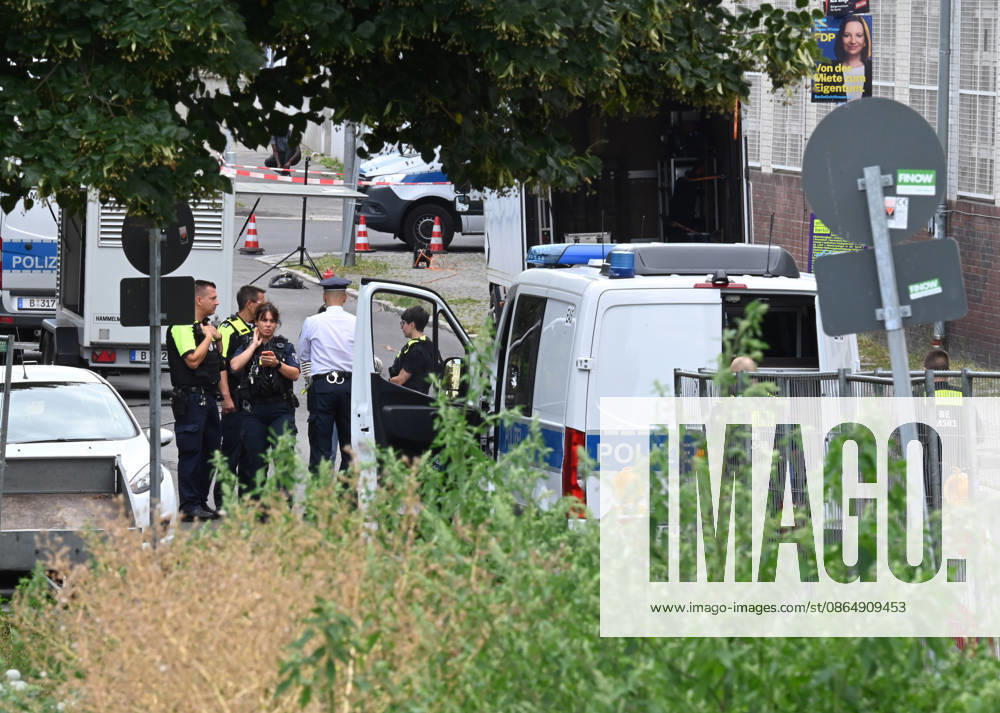 WWII bomb discovered in Berlin BERLIN, GERMANY - AUGUST 26: Police officers are seen near the Neukoelln Ship Canal, where an unexploded World War II bomb was discovered during construction work in Berlin, Germany, on August 26, 2026. The bomb is due to be defused later in the day, and the exclusion zone may be extended, potentially affecting residential buildings, schools, daycare centres and a nursing home. Volodymyr Sindieiev Anadolu Berlin Germany. Editorial use only. Please get in touch for any other usage.