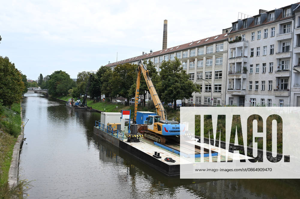 WWII bomb discovered in Berlin BERLIN, GERMANY - AUGUST 26: A site near the Neukoelln Ship Canal, where an unexploded World War II bomb was discovered during construction work is seen in Berlin, Germany, on August 26, 2026. The bomb is due to be defused later in the day, and the exclusion zone may be extended, potentially affecting residential buildings, schools, daycare centres and a nursing home. Volodymyr Sindieiev Anadolu Berlin Germany. Editorial use only. Please get in touch for any other usage.