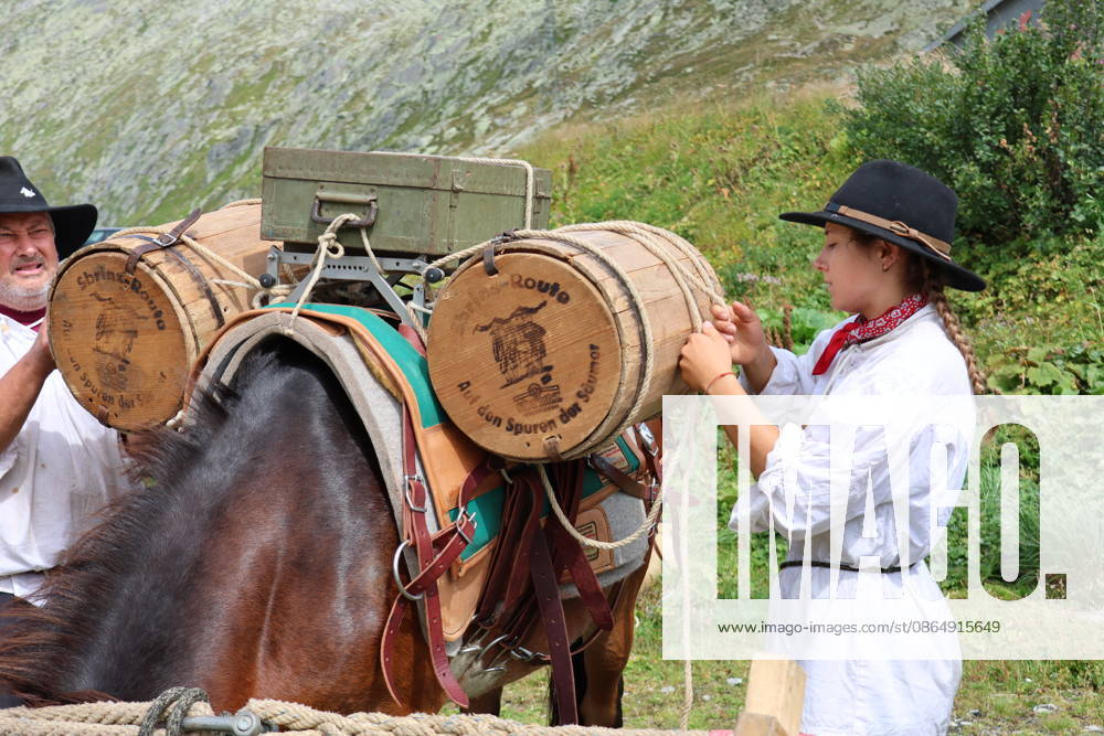 Switzerland, Grimsel Pass, Saeumerfest, 23 Years of Sprinz, Route from Sachseln to Domodossola, Stage 4: Guttannen–Obergesteln, Photo: The Saeumer with their horses during a stopover on the Grimsel Pass