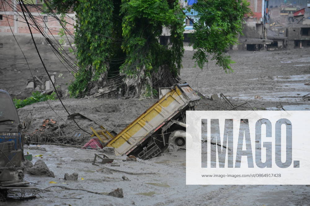 Death toll in Nepal-China border flash floods climbs to 97, dozens missing NUWAKOT, NEPAL - AUGUST 26: An aftermath view of flash flood and mudslides on the Nepal-China border on August 26, 2026 in Nuwakot, Nepal. The death toll from a devastating flash flood on the border climbed to 97 as at least 384 tourists and travelers, as well as soldiers and police, were reported missing. Safal Prakash Shrestha Anadolu Nuwakot Nepal. Editorial use only. Please get in touch for any other usage.
