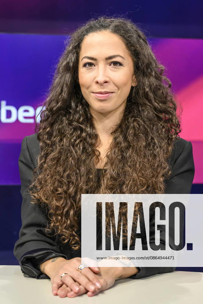 From left: Anna Schneider, *Die Welt*, GER, Berlin, studio, guest on *Maischberger*, political talk show, TV, program, hosted by Sandra Maischberger, *Das Erste*, filmed at Studio 20 in Adlershof, August 26, 2026,