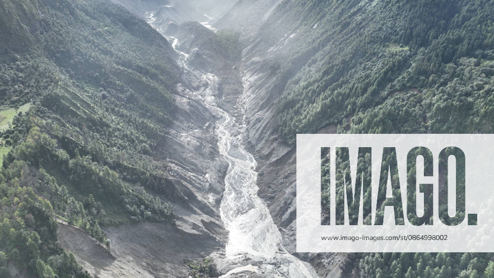 (260827) -- LHASA, Aug. 27, 2026 -- An aerial drone photo taken on Aug. 27, 2026 shows a mudslide-hit area in Nepal. The mudslide caused significant casualties along the China-Nepal border ) (SpotNews) NEPAL-MUDSLIDE-SCENE JigmexDorje