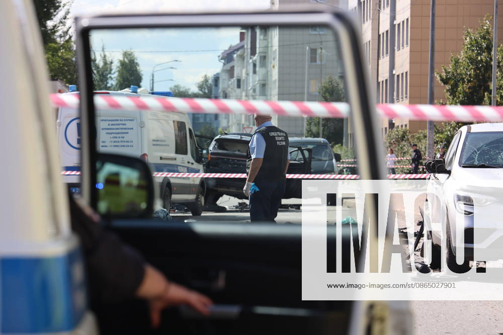 RUSSIA, ST PETERSBURG - AUGUST 27, 2026: The scene of the car blast on Kolpinskoye Shosse highway in Slavyanka neighbourhood, south-east St Petersburg St Petersburg Russia - ZUMAt113 20260827_zaa_t113_115
