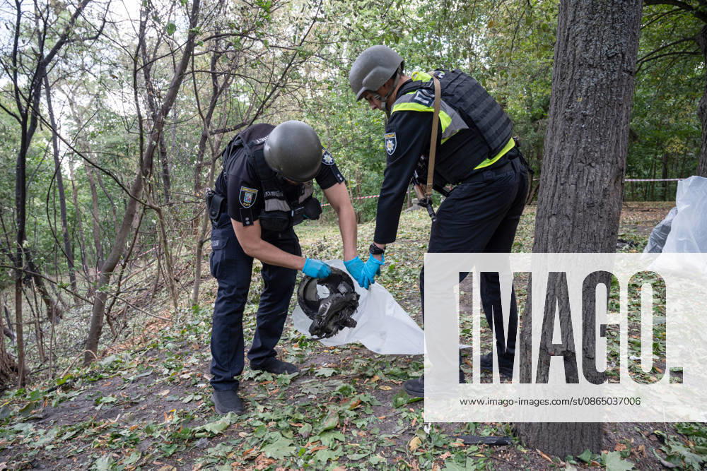 Forensic experts from Ukraine’s National Police pack fragments of a Russian drone found on Parkova Doroha Street in the Pecherskyi district after a Russian attack, Kyiv, Ukraine, August 27, 2026. Since the night of August 27, the Russian army has been striking the Ukrainian capital with ballistic missiles and drones. Overnight and daytime attacks and falling debris caused destruction across several districts of Kyiv, damaging residential buildings, cars, gymnasium premises and a medical facility. (Photo by Danylo Antoniuk Ukrinform) Forensic experts examine wreckage of Russian drone in Kyiv