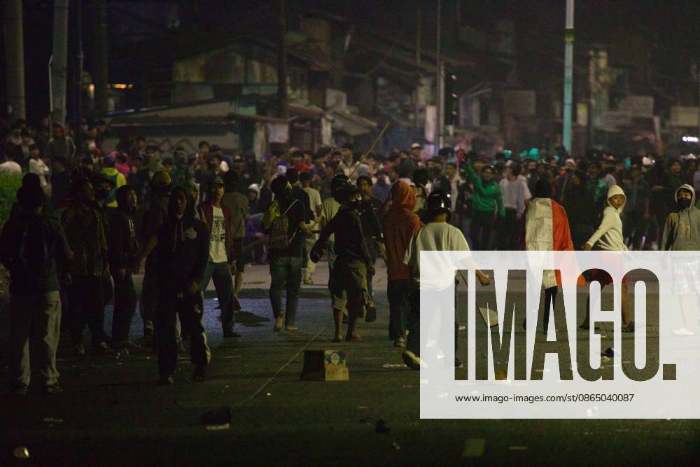Jakarta, Indonesia, 27 August 2026 : Thousands of students and people held demonstration in fromt of Indonesianhouse of representative, the demonstration end with riots - ZUMAh128 20260827_zap_h128_002