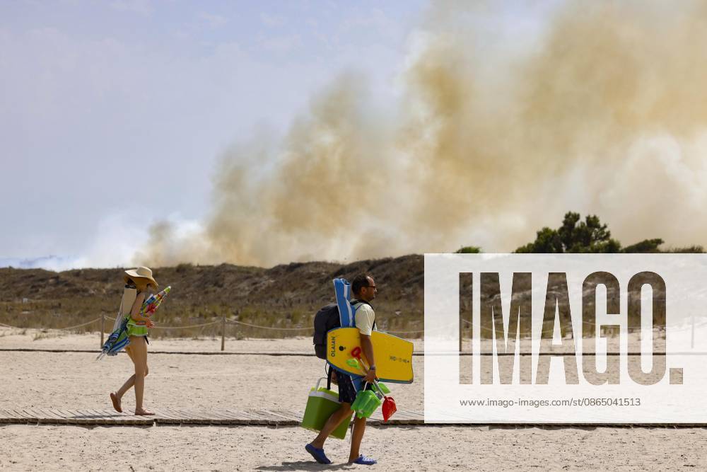 Several fire crews and aerial resources have been deployed to a fire in Gola de Pujol, in El Saler, Valencia. Several people are evacuating the beach during a wildfire on August 27, 2026, in Gola de Pujol, El Saler, Valencia, Valencian Community, Spain. Three aerial resources and six crews from the Valencia Municipal Fire Department are working to extinguish a fire that broke out in Gola de Pujol, within the Devesa de El Saler, a protected area belonging to the Albufera Natural Park, which has already necessitated precautionary evacuations of residential Tower 1 in the Devesa de El Saler area and the parking lot, and has led to the precautionary closure of the CV 500 highway, which connects this natural area with Valencia. AUGUST 27, 2026