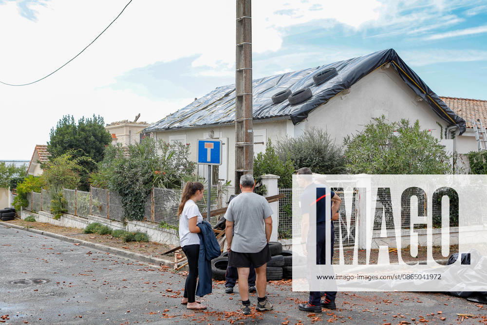 Fouras, the storm on Wednesday, August 26, 2026: Damage along the southern coast of Fouras Romuald Augé MAXPPP Fouras 27082026 Romuald Augé MAXPPP Thursday, August 27, 2026, in the aftermath of the strong winds that struck the Atlantic coast on Wednesday, August 26, villas on the southern coast of Fouras were heavily affected; firefighters are on site repairing the damage. Fouras, France, Aug. 27, 2026 In the wake of the strong winds that struck the Atlantic coast on Wednesday, August 26, villas on the southern coast of Fouras were heavily affected; firefighters are on site repairing the damage. Fouras, waterfront, southern coast, France