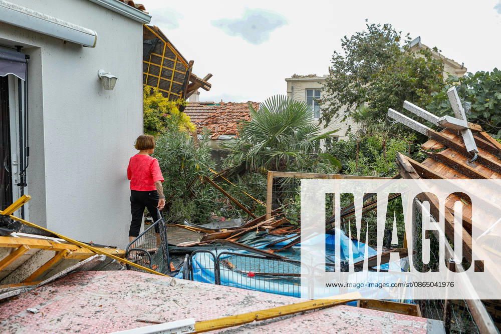 Fouras, the storm on Wednesday, August 26, 2026: Damage along the southern coast of Fouras Romuald Augé MAXPPP Fouras 27082026 Romuald Augé MAXPPP Thursday, August 27, 2026, in the aftermath of the strong winds that struck the Atlantic coast on Wednesday, August 26, villas on the southern coast of Fouras were heavily affected; firefighters are on site repairing the damage. Fouras, France, Aug. 27, 2026 In the wake of the strong winds that struck the Atlantic coast on Wednesday, August 26, villas on the southern coast of Fouras were heavily affected; firefighters are on site repairing the damage. Fouras, waterfront, southern coast, France
