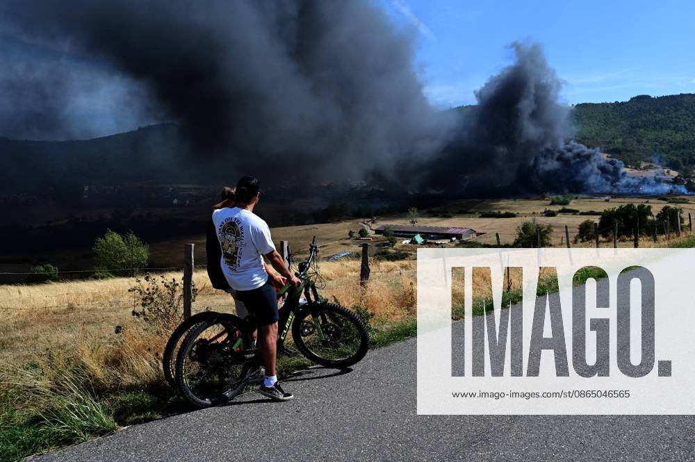 A major fire broke out in the commune of Brossainc in the Ardèche department, within the Pilat Regional Natural Park. The fire started at a car scrapyard near a residential area, causing numerous vehicle explosions. Several hectares of vegetation were also burned. Photo taken on Thursday, August 27, 2026, by Romain Doucelin, Bestimage, Brossainc, France